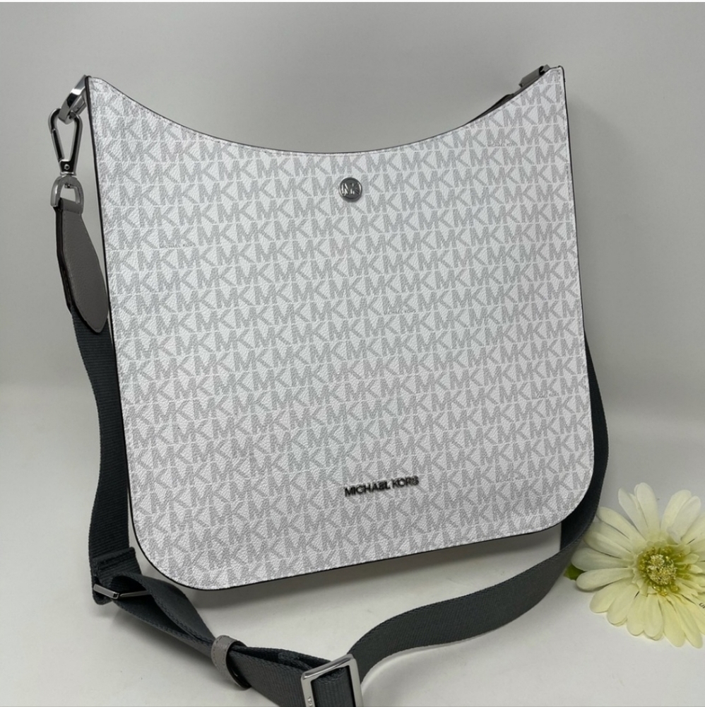 Michael Kors Briley Large Messenger
